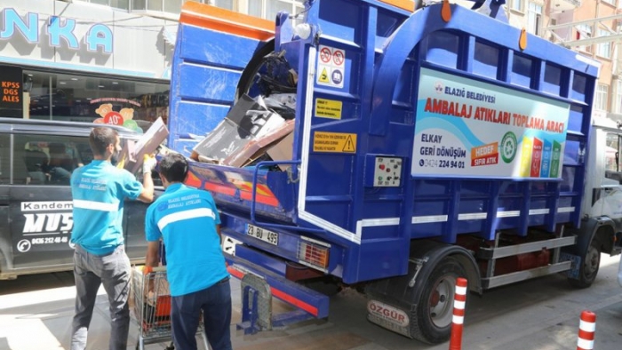 Elazığ Belediyesi Tonlarca Atığı Çöp Olmaktan Kurtarıyor