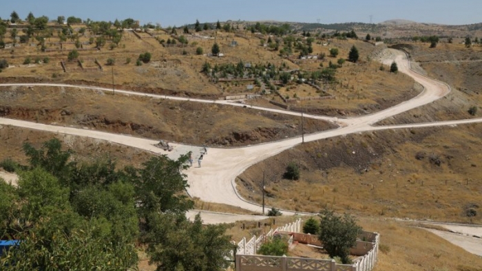 Elaziğ'da Kurban Bayramı Öncesi Mezarlıklarda Çalışma