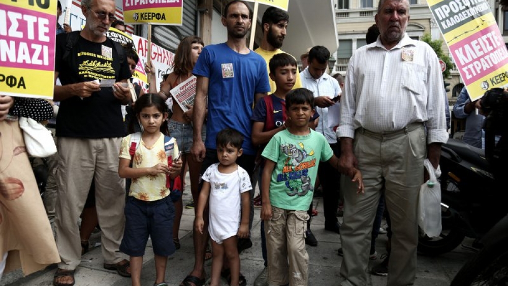 Yunanistan'daki Afgan Göçmenler Daha İyi Bir Tedavi Protestosuna Katılıyor