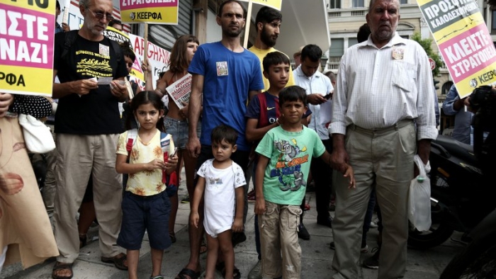 Yunanistan'daki Afgan Göçmenler Daha İyi Bir Tedavi Protestosuna Katılıyor