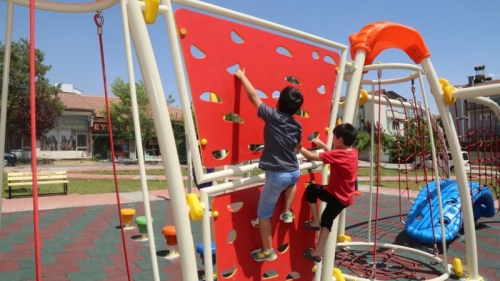 Elazığ'da 4 Mahalleye Yeni Çocuk Parkı